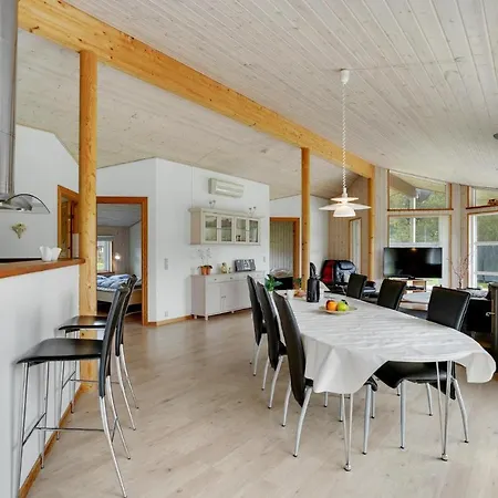 Holiday home Gorgeous In Hadsund With Wifi