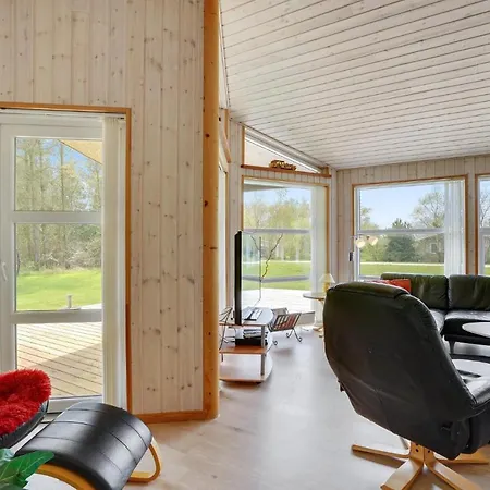 Gorgeous In Hadsund With Wifi Holiday home Helberskov